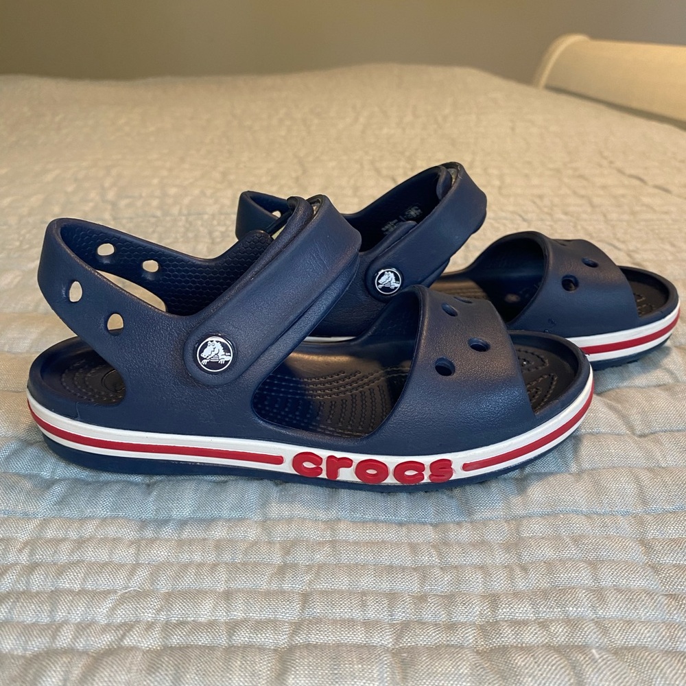 Crocs crocband sandal, navy with red stripe, size 13